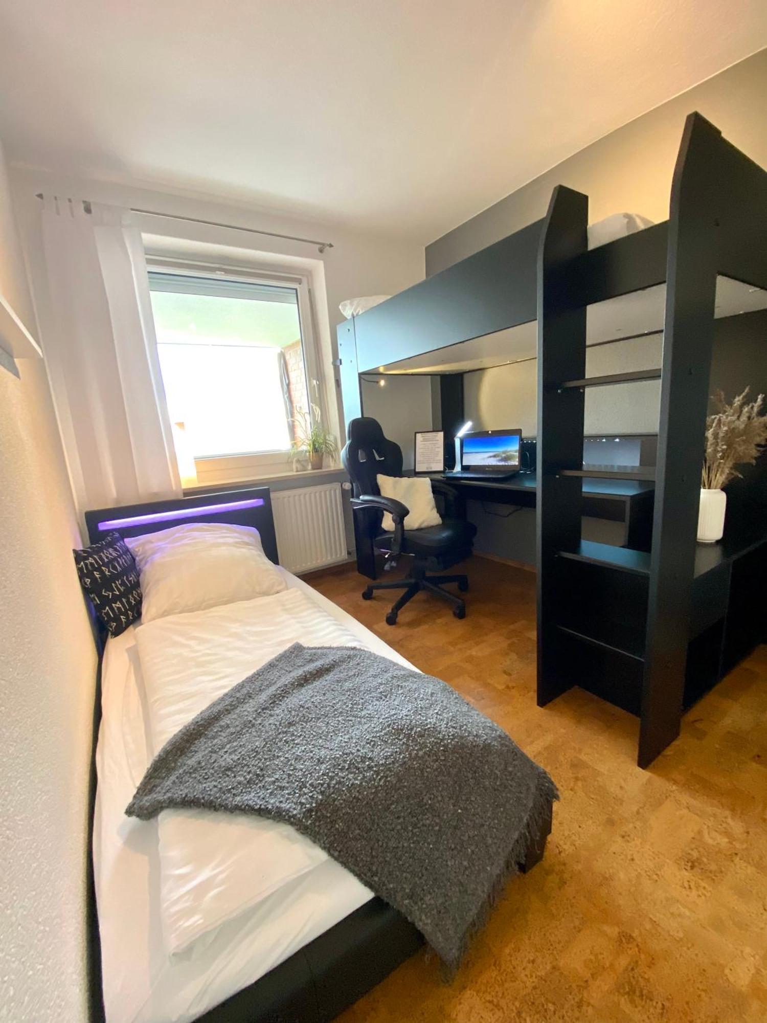 Apartment Skyline - Mit Grossem Balkon & Xxl- Sofa Fuer Bis Zu 4 Personen